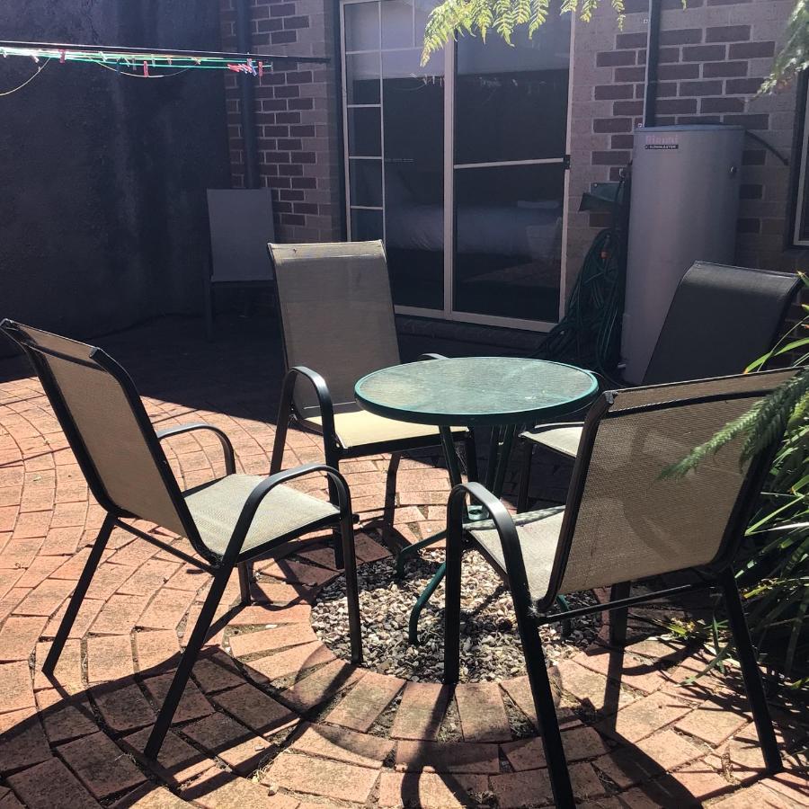 City Townhouse Walking Distance To City Launceston Exterior photo