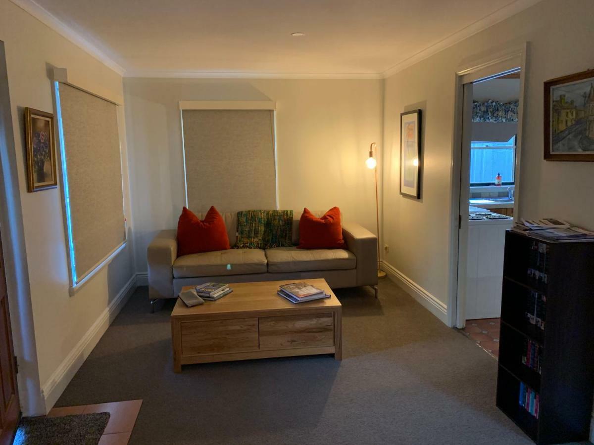 City Townhouse Walking Distance To City Launceston Exterior photo